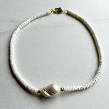 Load image into Gallery viewer, Pearl Center necklace
