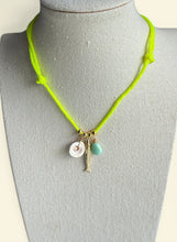 Load image into Gallery viewer, GLDFish Necklace
