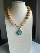 Load image into Gallery viewer, Driftwood and Seaglass necklace
