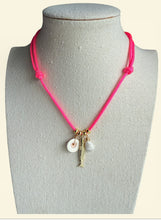 Load image into Gallery viewer, GLDFish Necklace
