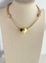 Load image into Gallery viewer, Aura Heart necklace
