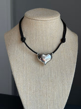 Load image into Gallery viewer, Aura Heart necklace
